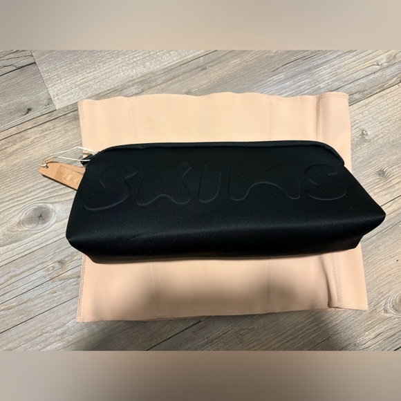 SKIMS Kim Kardashian waist trainer large beige new with bag - Picture 3 of 5